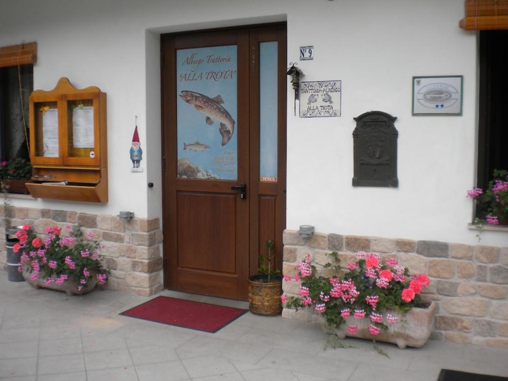 Albergo Alla Trota Pulfero Экстерьер фото